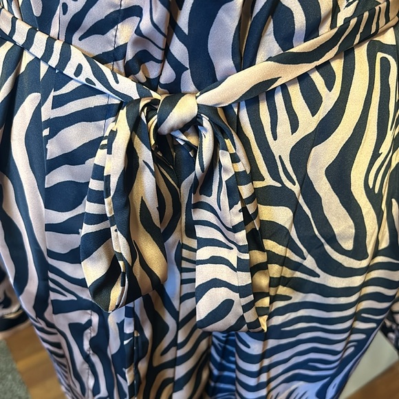 Boohoo Zebra Print Wrap Top Size 22 New With Tags - Picture 6 of 12
